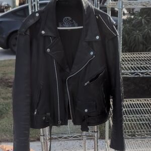 Stylish Black Leather Motorcycle Jacket